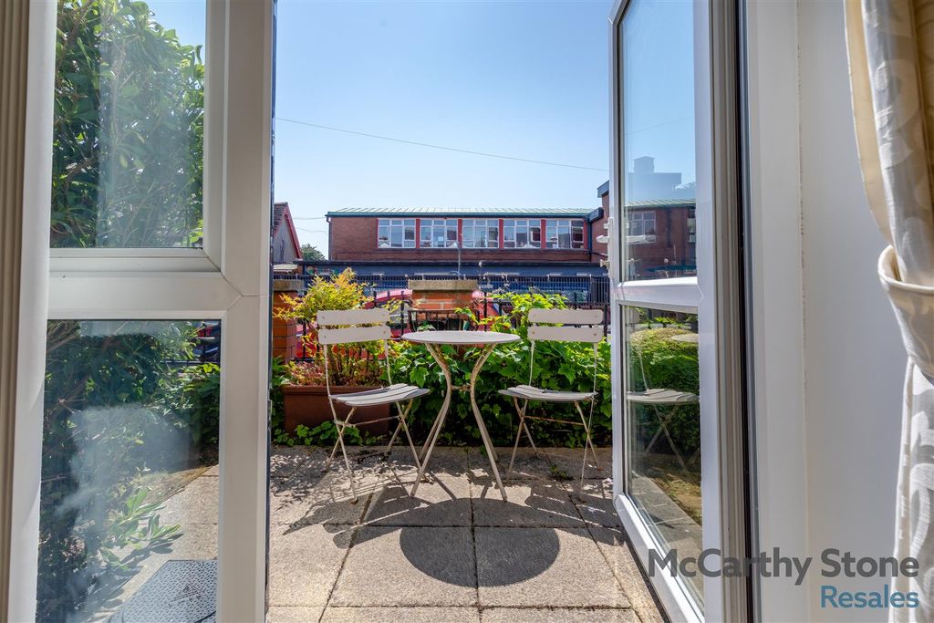 Property photo 2 of 36 8697565-Interior23.Jpg