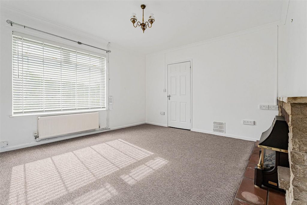 Property photo 3 of 16 12_93024.Jpg