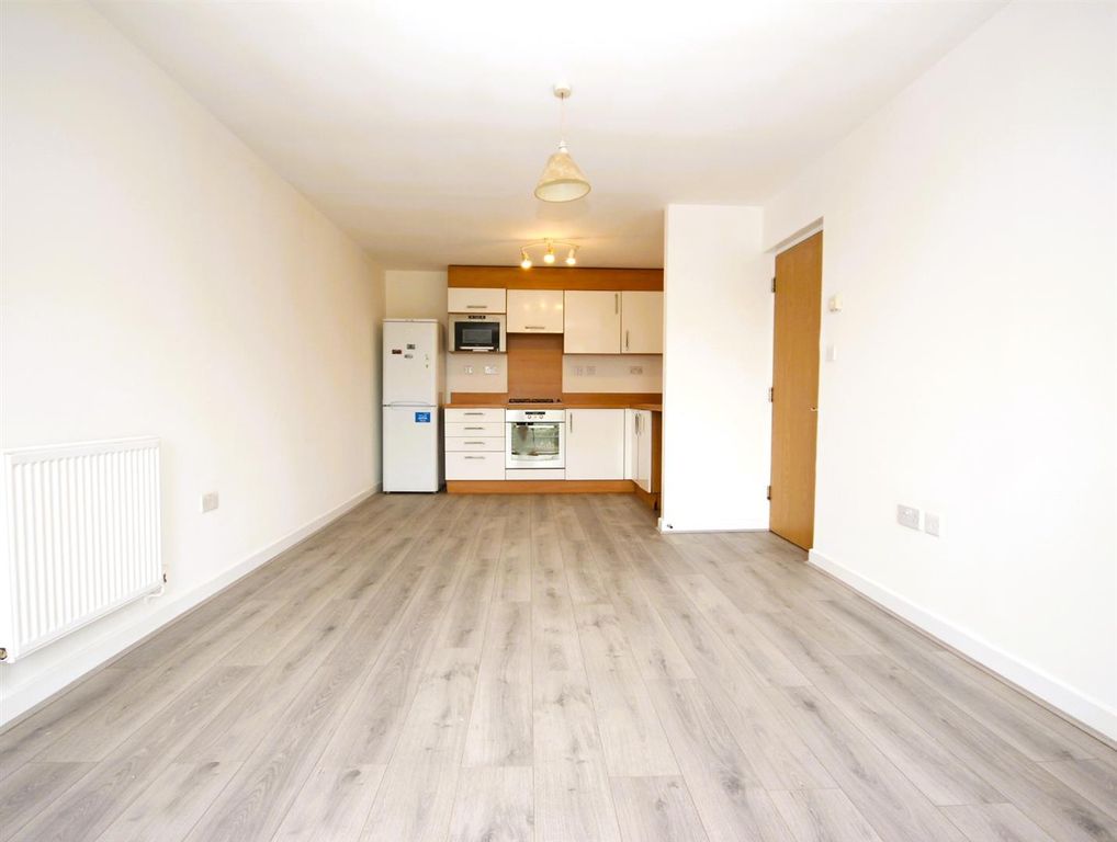 Property photo 3 of 15 Lounge Kitchen.Jpg