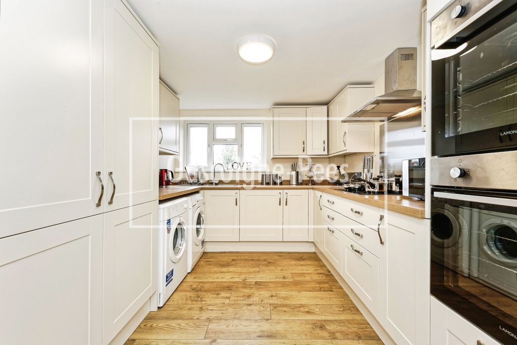 Property photo 3 of 5