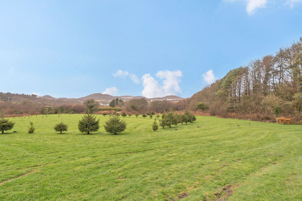 Property photo 2 of 14 Photo 2