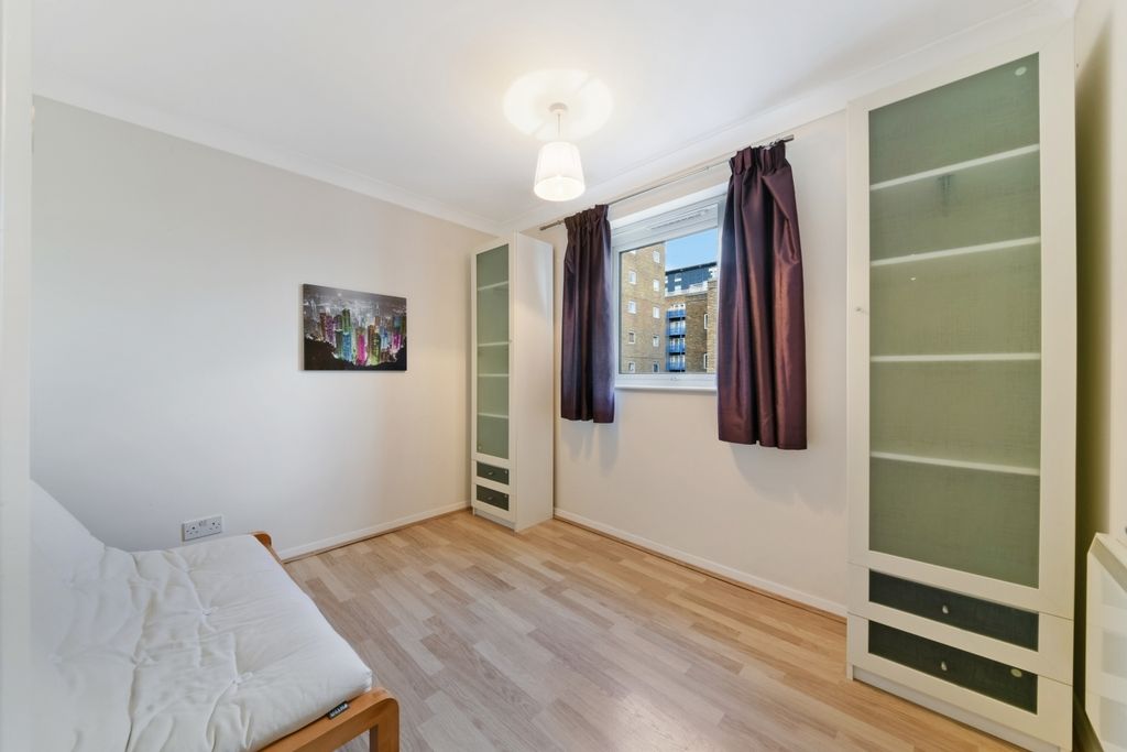 Property photo 3 of 8 Bedroom