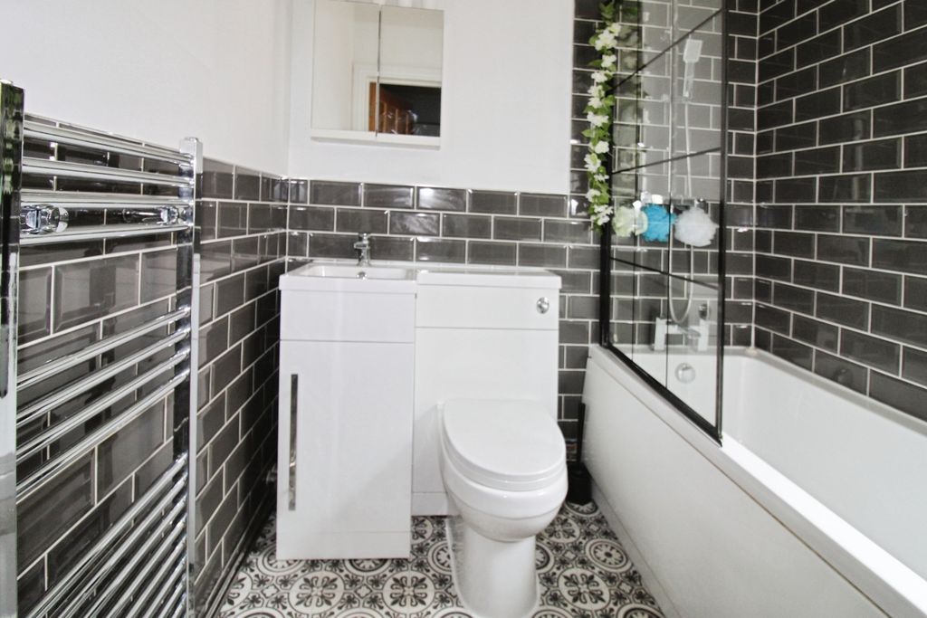 Property photo 3 of 17 Ground Floor Bathroom