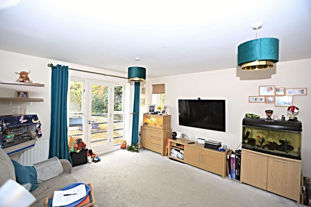 Property photo 2 of 11