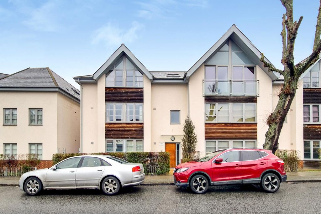 Property photo 1 of 13 Photo 0