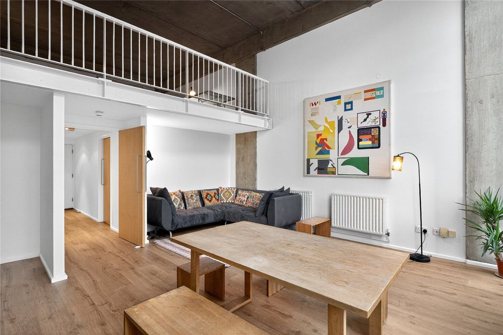 Property photo 1 of 20 Reception/Kitchen