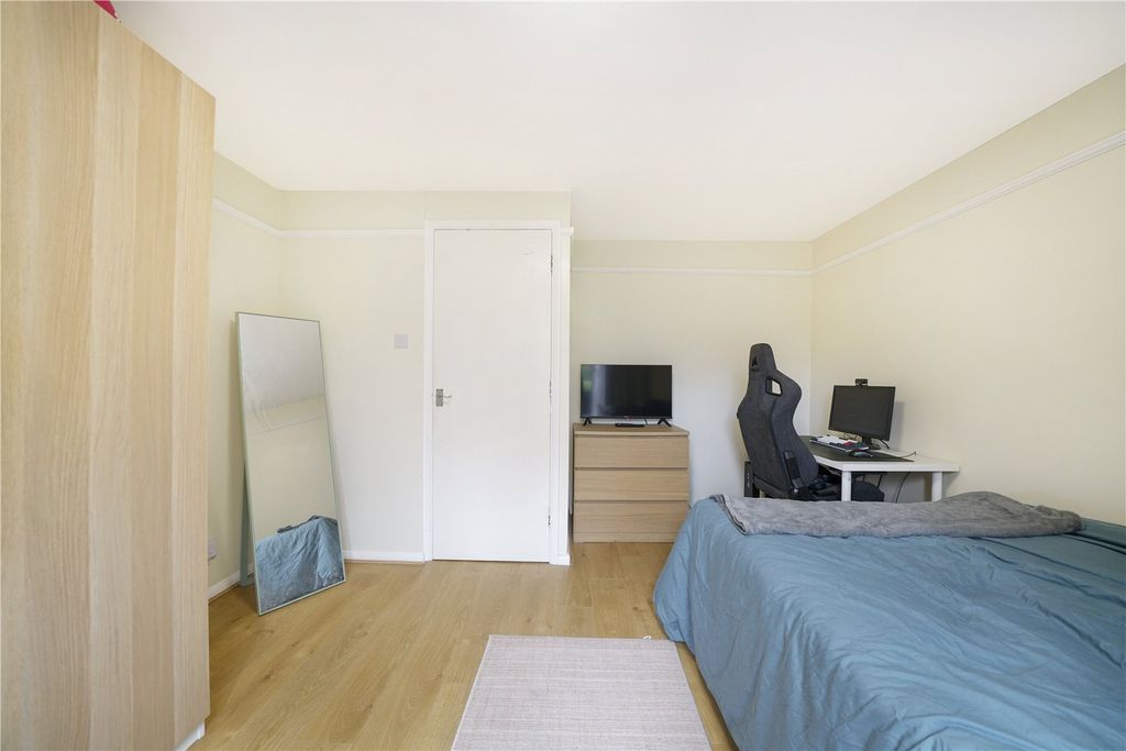 Property photo 3 of 14 Picture No. 05