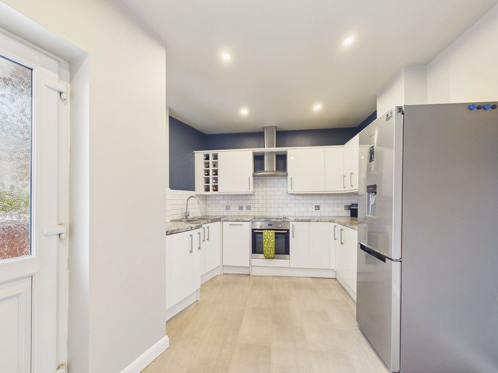 Property photo 2 of 11 Dining Kitchen
