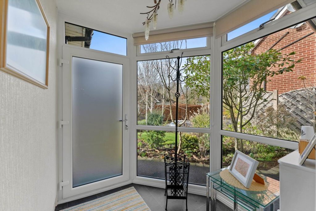 Property photo 2 of 25