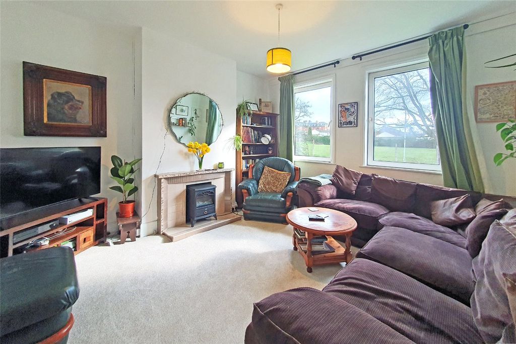 Property photo 2 of 13 Picture No. 21