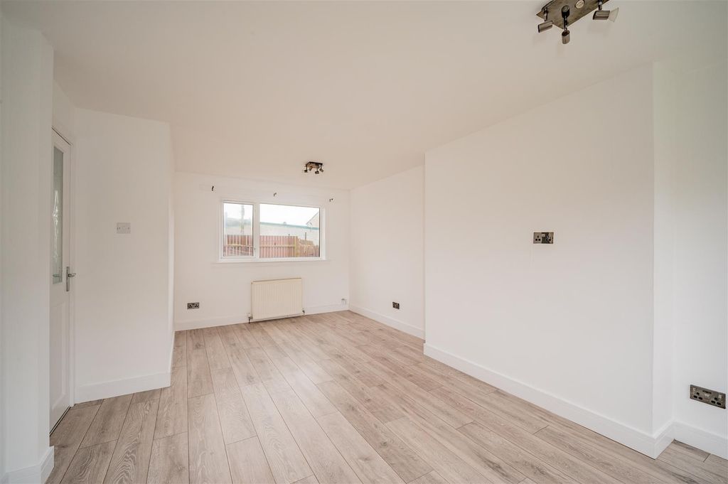 Property photo 2 of 14 23 Balunie Place Dundee-1.Jpg