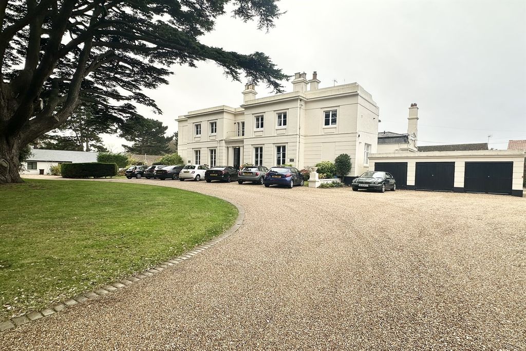 Property photo 1 of 11 (Main)