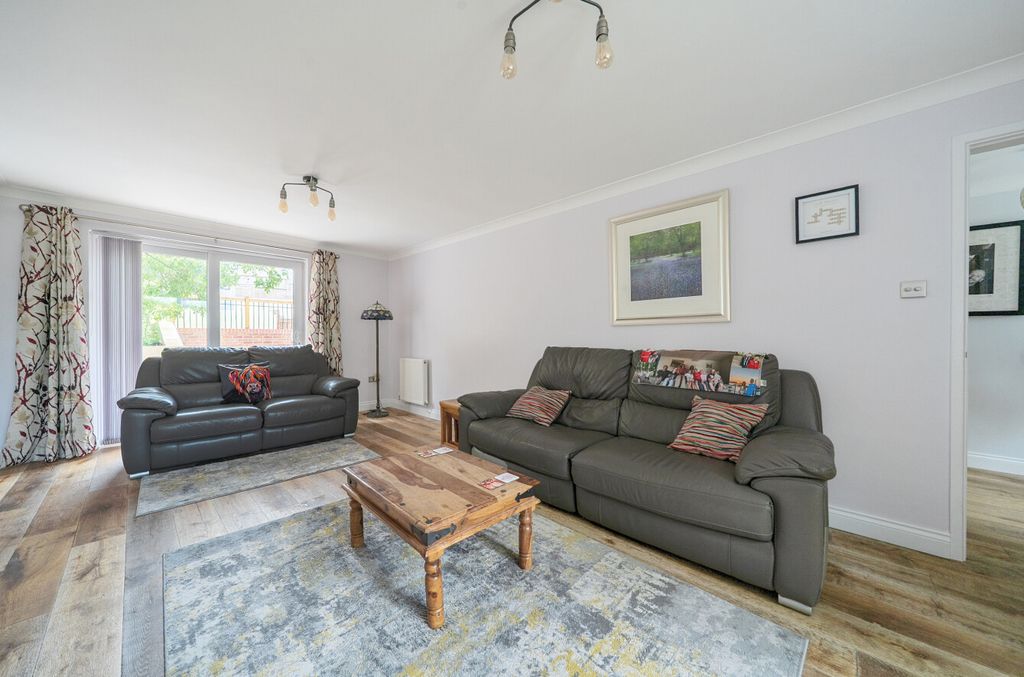 Property photo 3 of 23 1480040-29-6A33d9...