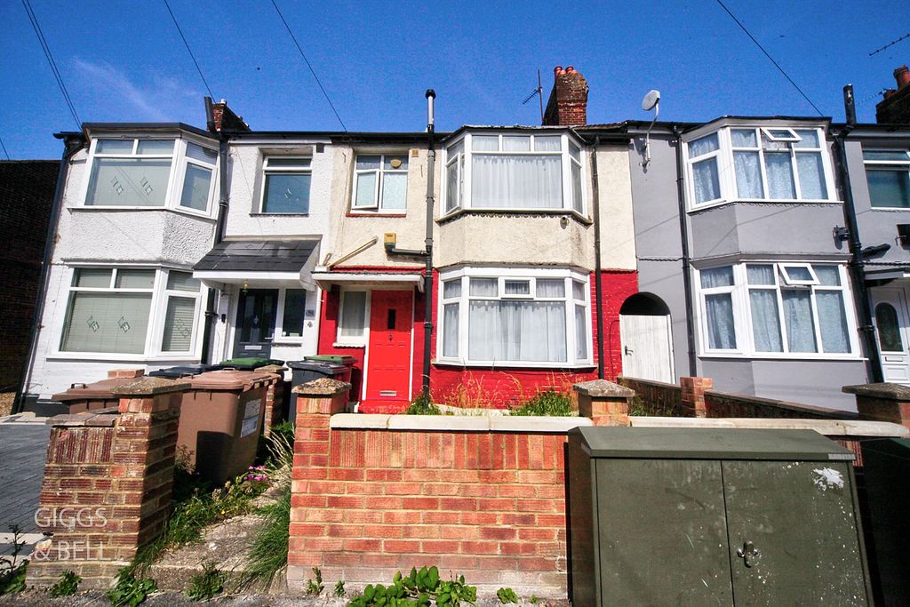 Property photo 1 of 17 5164100