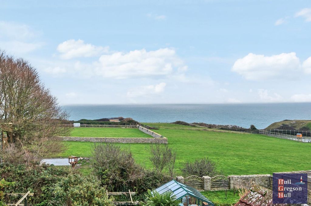 Property photo 2 of 24 51E0Ed85-3c21-4660-904E-124Cdf65E272.Jpg