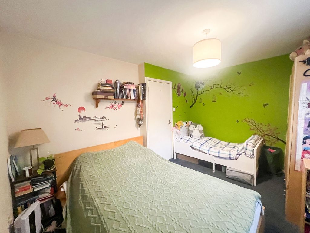 Property photo 1 of 5 Barbara Ward Court E11