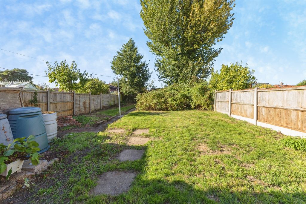 Property photo 2 of 20