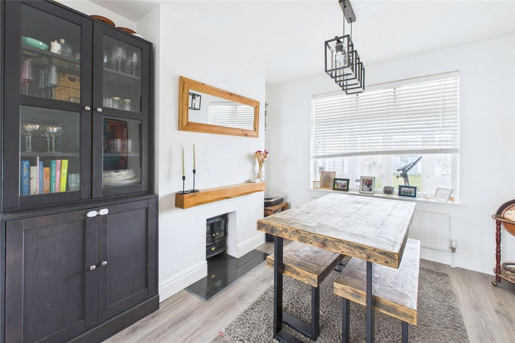 Property photo 3 of 12 Picture No. 11