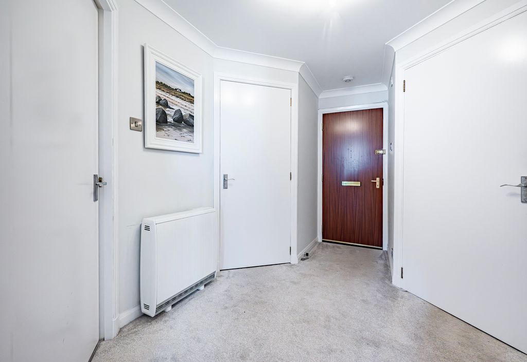 Property photo 2 of 37