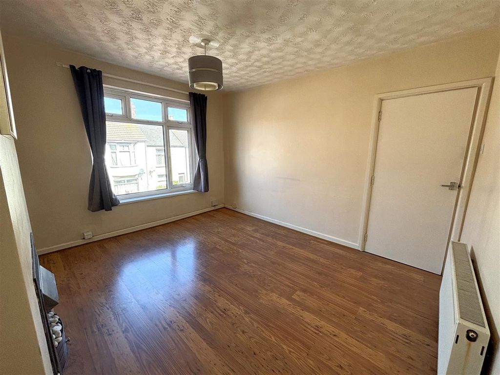 Property photo 3 of 11 3.Jpeg