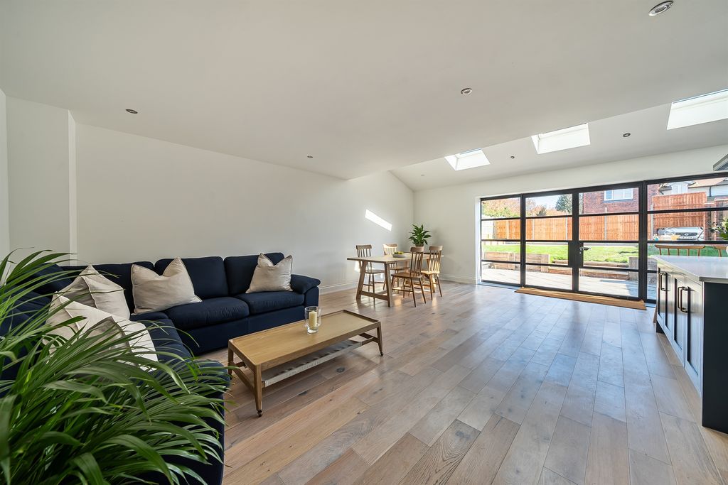 Property photo 3 of 23