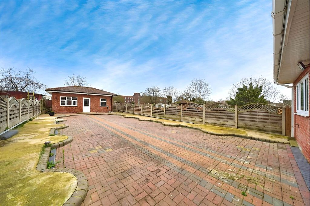 Property photo 2 of 3