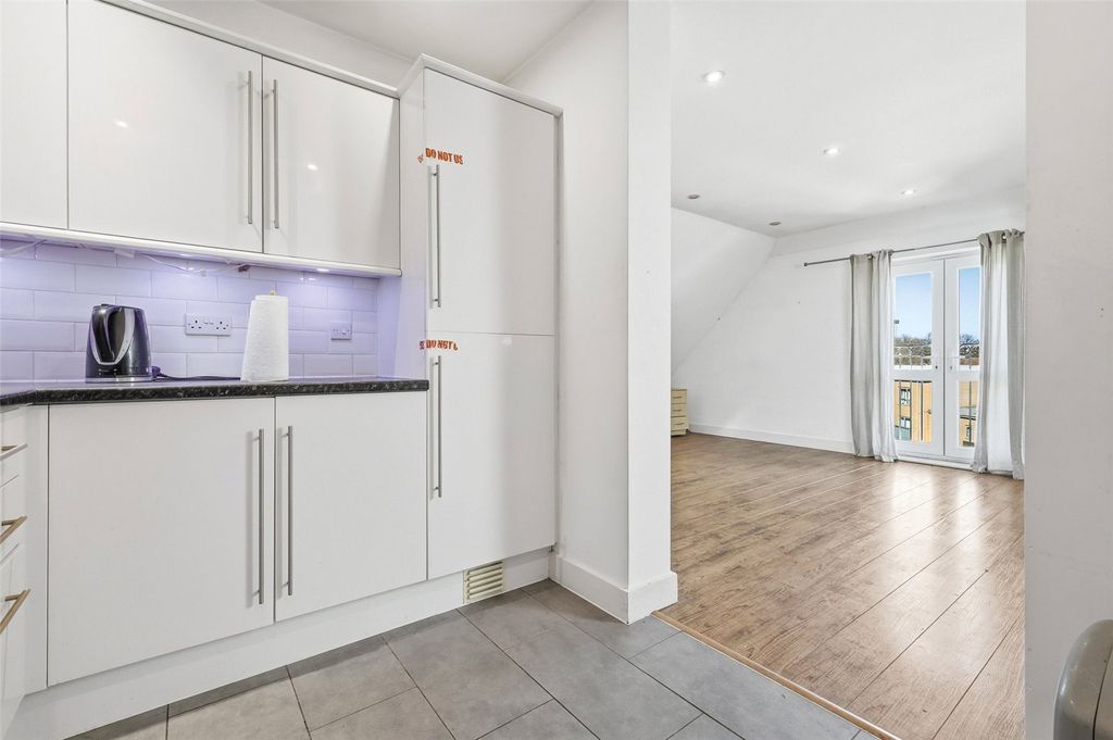 Property photo 3 of 14 Picture No. 11