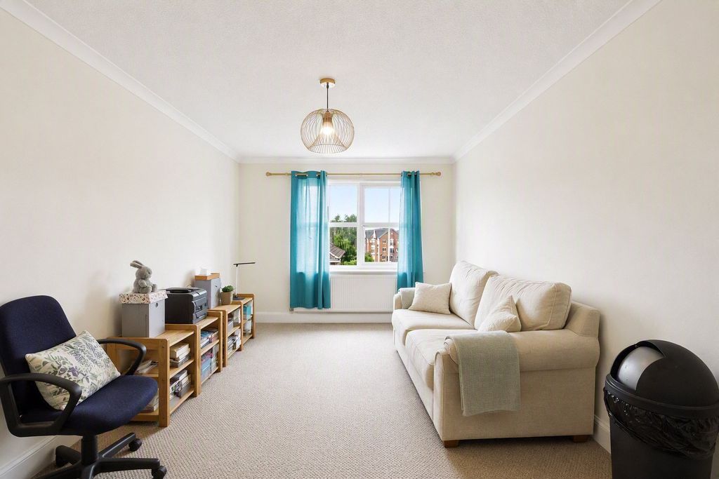 Property photo 2 of 7 Picture No. 24