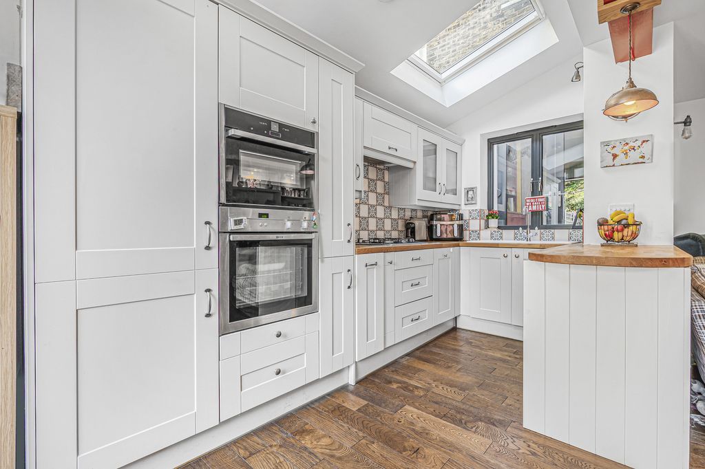 Property photo 3 of 11