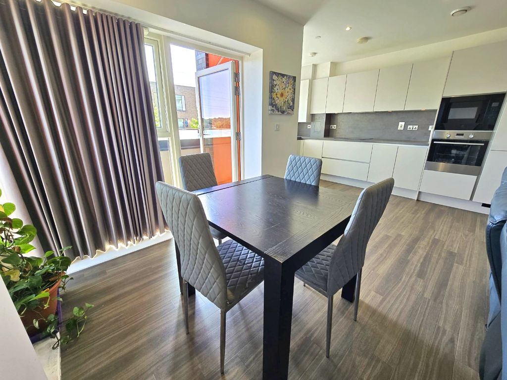 Property photo 2 of 12 4426772