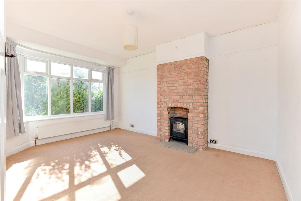 Property photo 3 of 26 For Sale By Aspire Residential | Downside Avenue