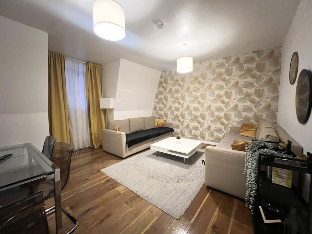 Property photo 1 of 10 1 Bed-Flat On The Heart Of Oxford Circus Available For Rent