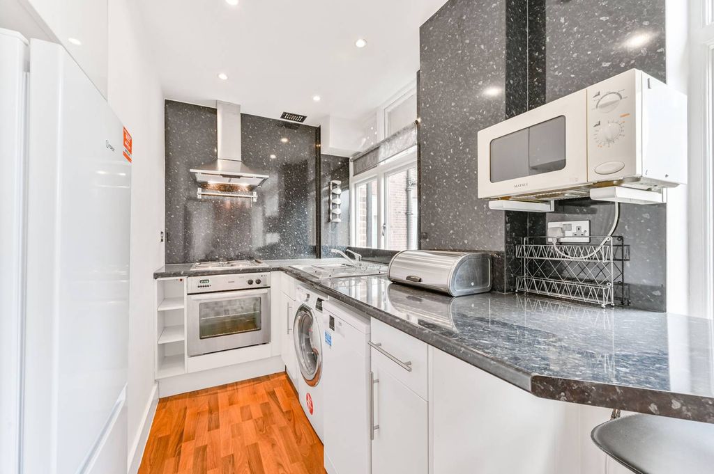 Property photo 3 of 8