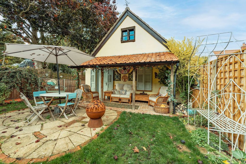 Property photo 2 of 28