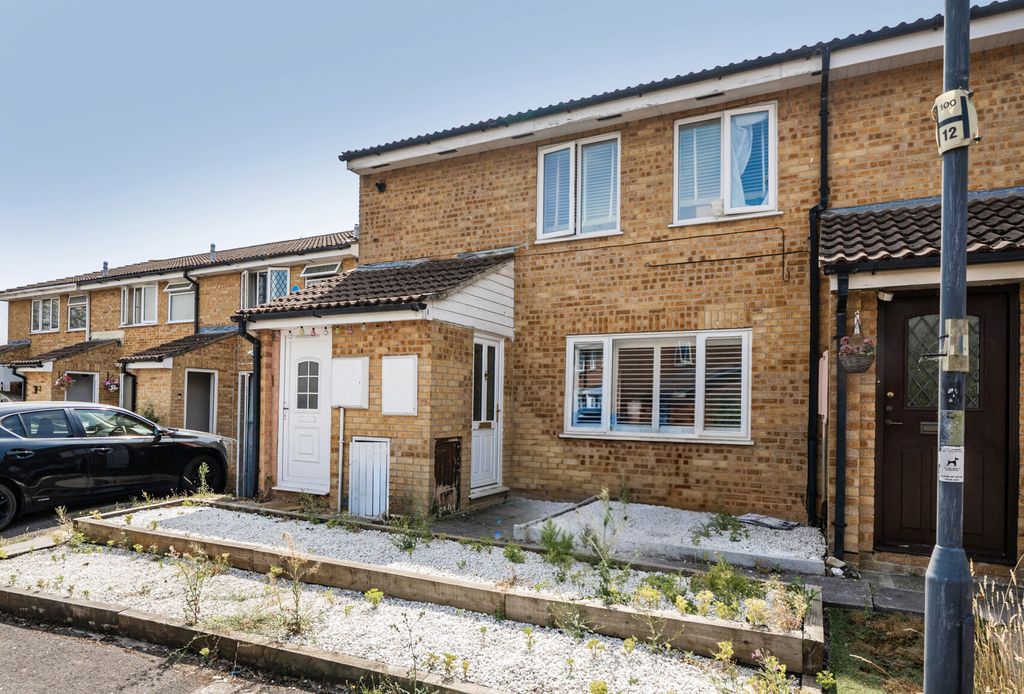 Property photo 1 of 12 Chedworth