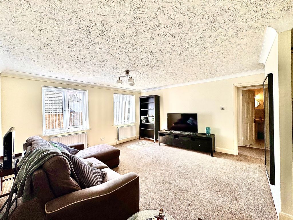 Property photo 1 of 16 4388081