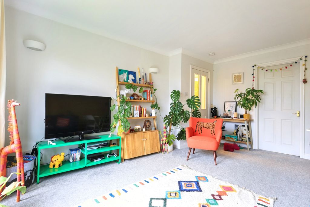 Property photo 3 of 14 Img_2709