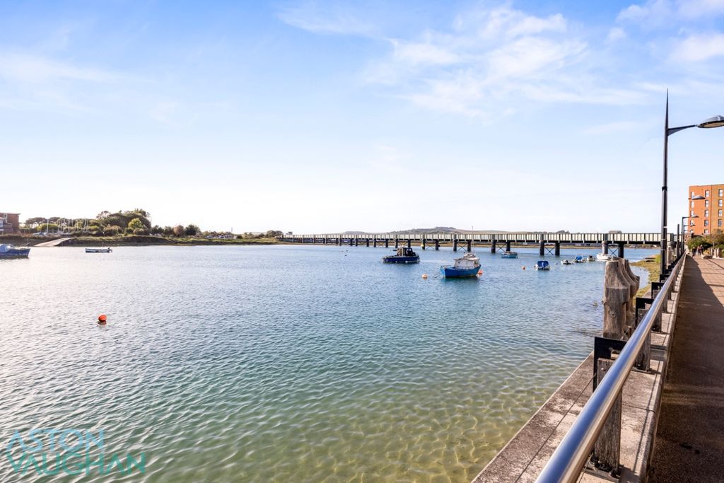 Property photo 2 of 20 5549173