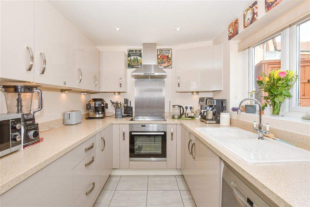 Property photo 3 of 12 Kitchen