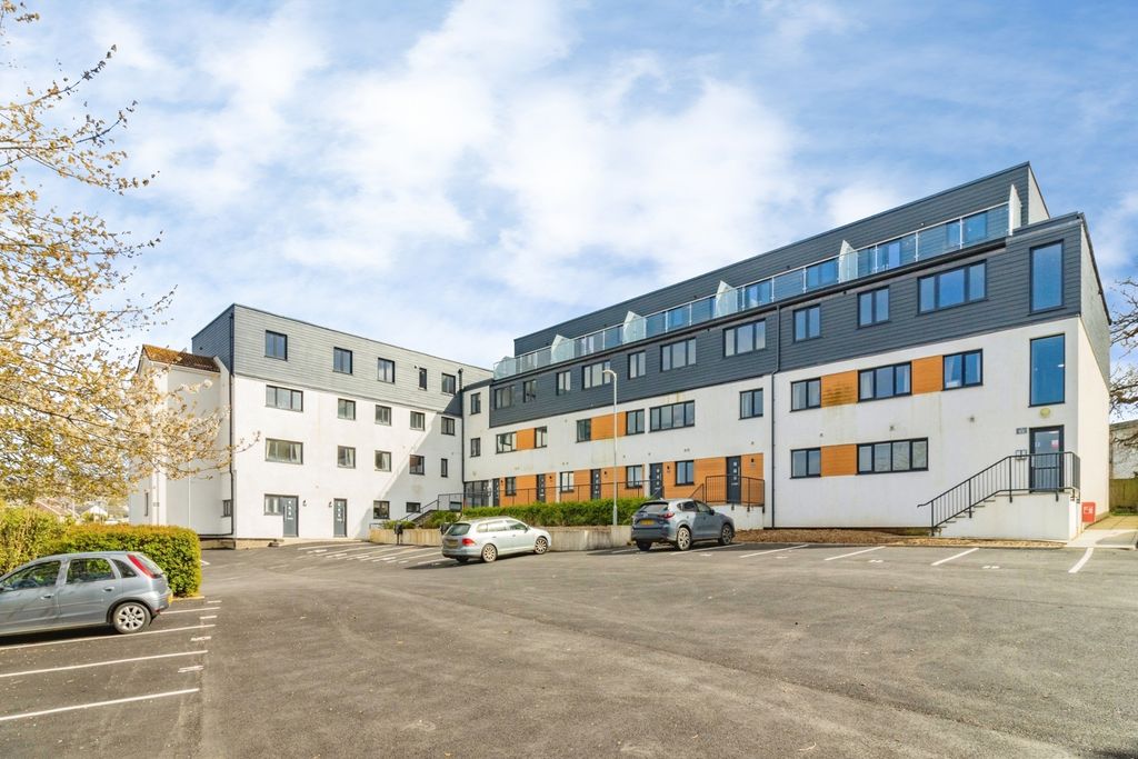 Property photo 1 of 11 Pbox-Img.Jpg