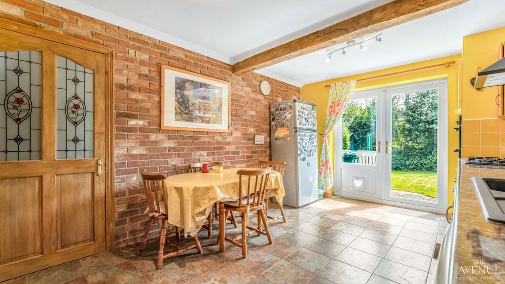 Property photo 3 of 27 4984663