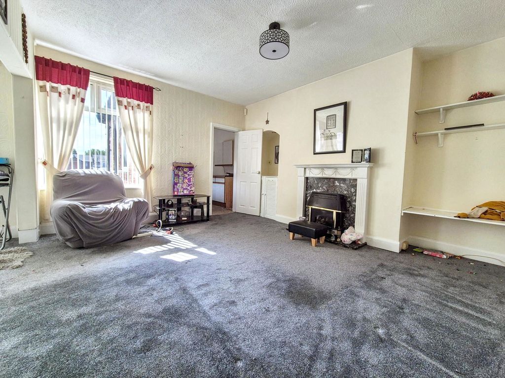 Property photo 2 of 16