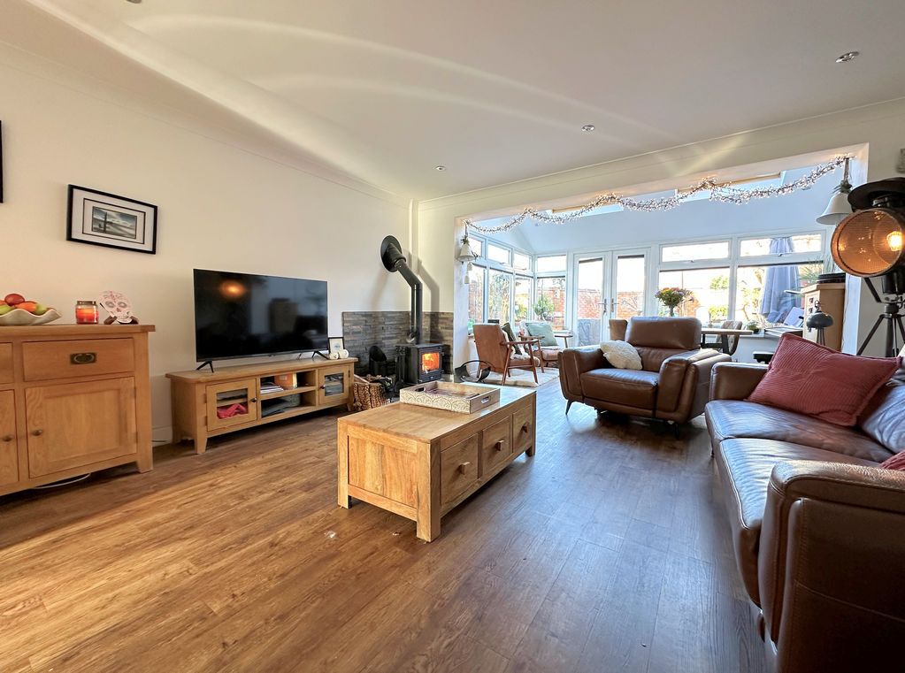 Property photo 2 of 26 Lounge/Diner