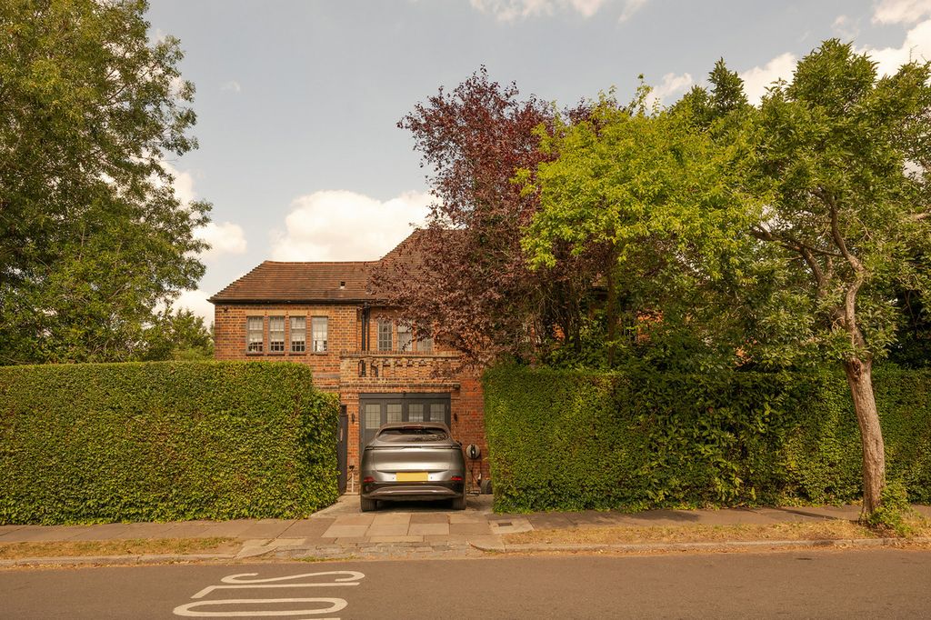 Property photo 2 of 15