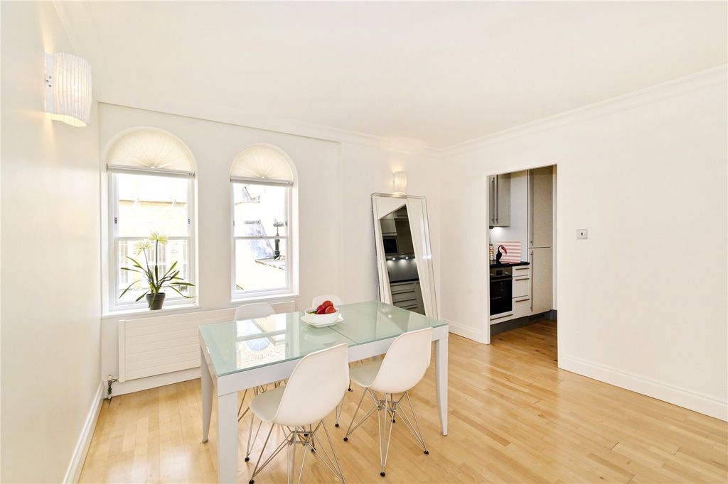 Property photo 2 of 11 Dining Area