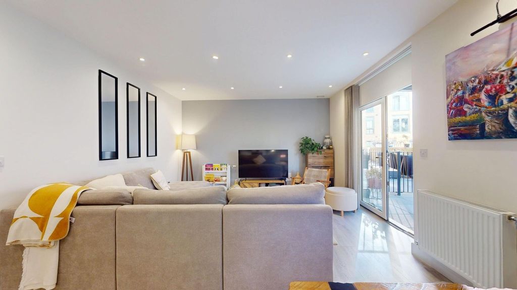 Property photo 2 of 15 Bright And Spacious Living Room With Modern Decor,...