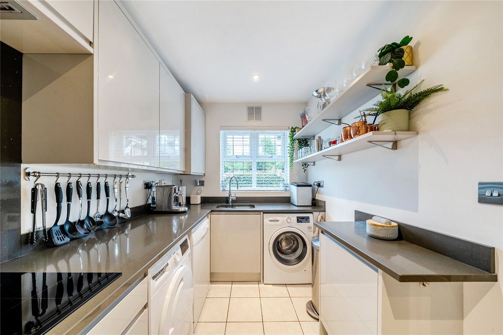 Property photo 3 of 12 Picture No. 18