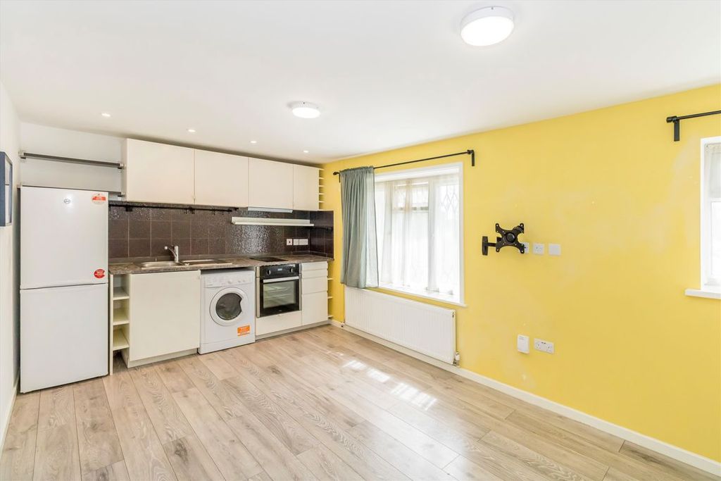 Property photo 2 of 4