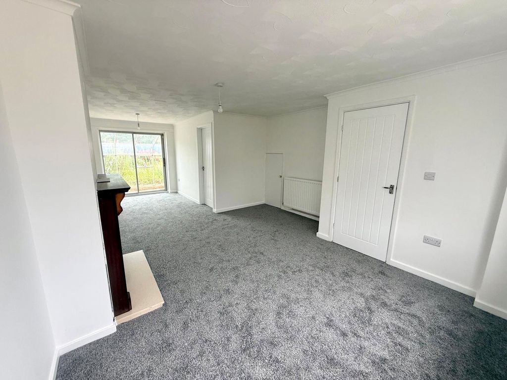 Property photo 3 of 16 Picture No. 06