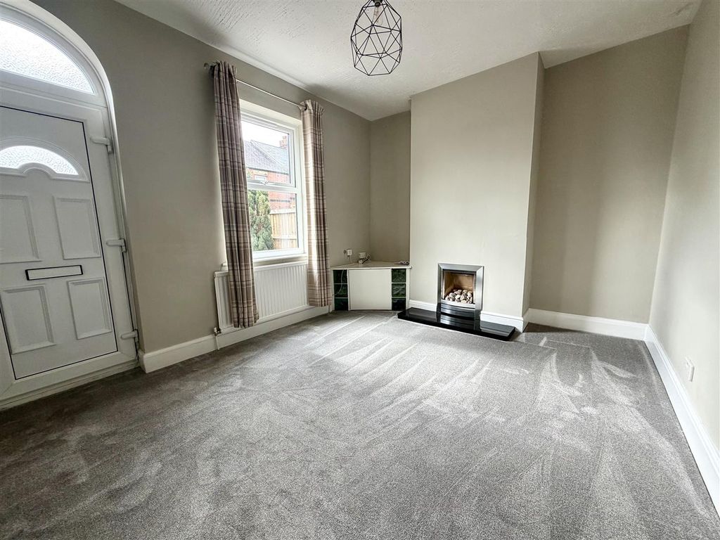 Property photo 2 of 8 Tempimagefyq7Yw.Jpg